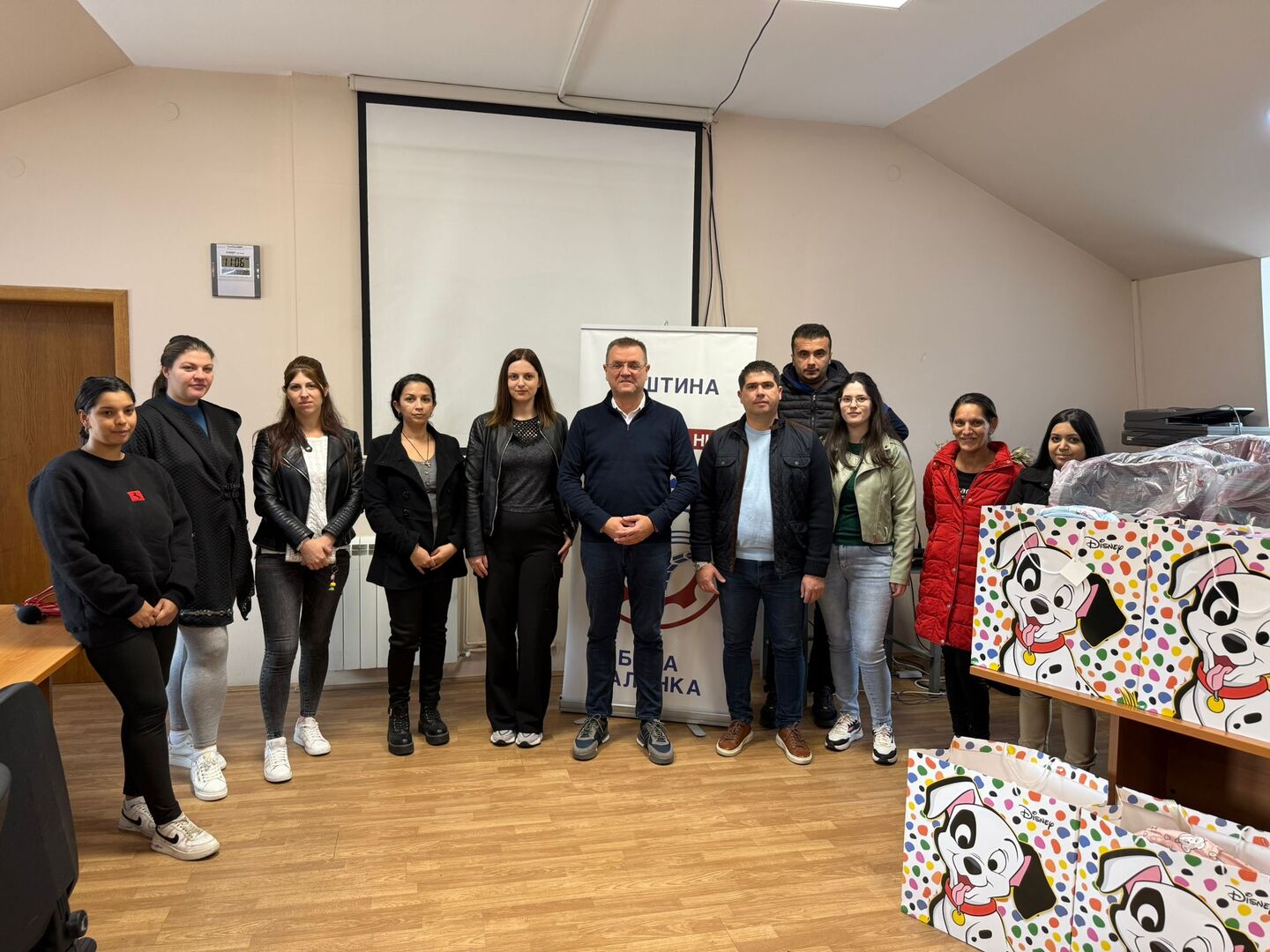 СЕДАМНАЕСТ РОДИТЕЉА ИЗ БЕЛЕ ПАЛАНКЕ ДОБИЛО ЈЕ БЕБИ ПАКЕТЕ У ОКВИРУ АКЦИЈЕ „ДА СЕ НОВИ ЖИВОТ РОДИ“