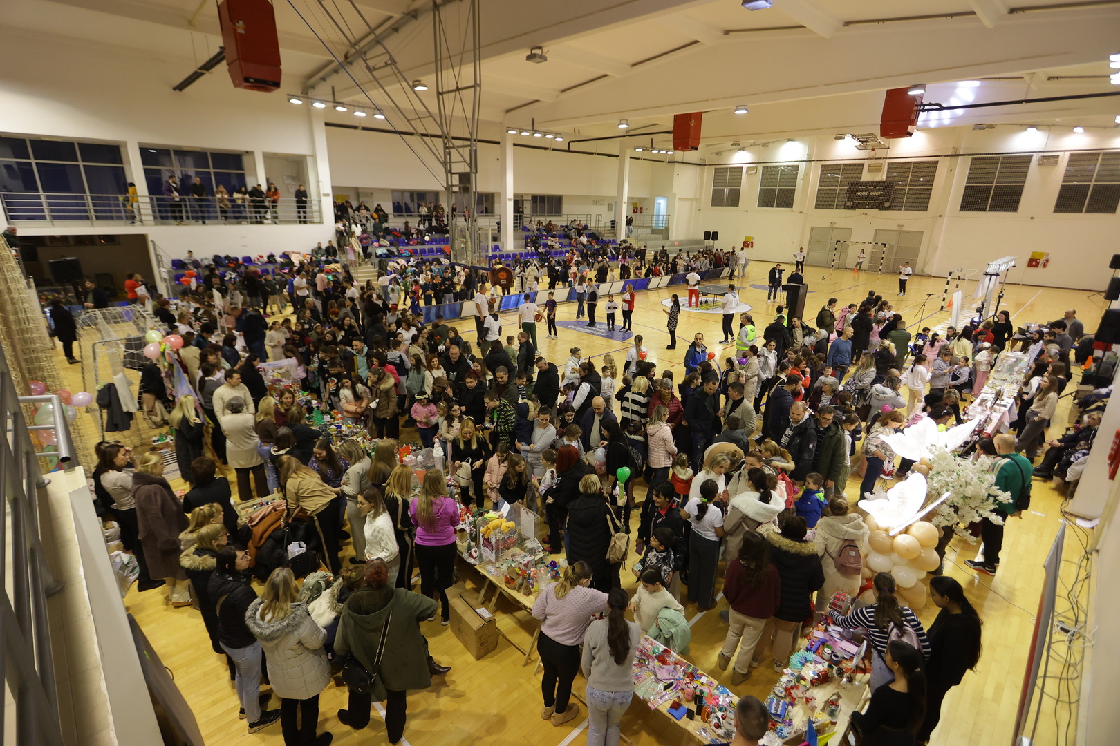 ХУМАНИТАРНИ ДОГАЂАЈ У БЕЛОЈ ПАЛАНЦИ ЈОШ ЈЕДНОМ ОКУПИО ЗАЈЕДНИЦУ У ХУМАНИТАРНОЈ МИСИЈИ