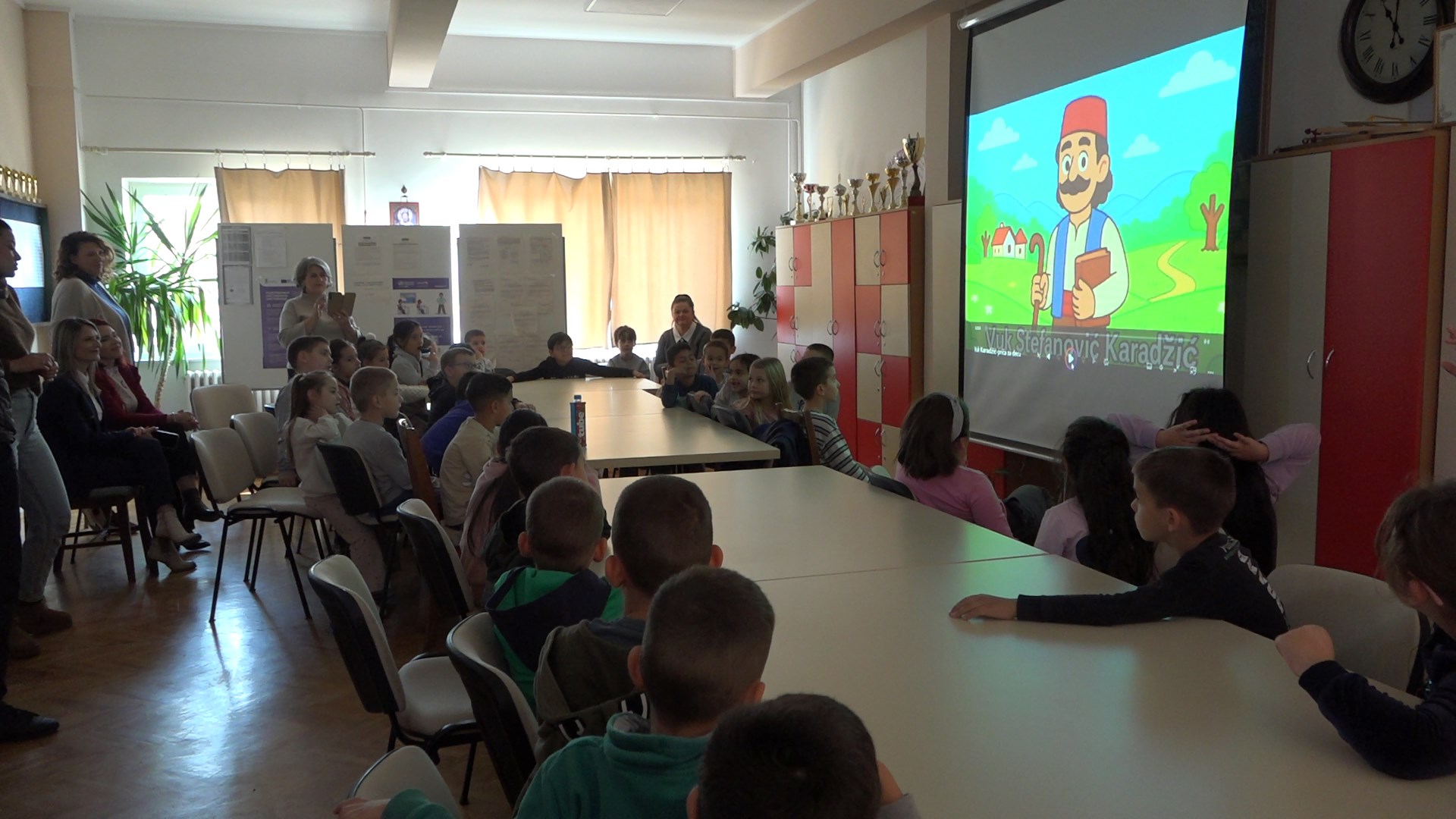 ОДРЖАНЕ РАДИОНИЦЕ ПОСВЕЋЕНЕ ВУКУ КАРАЏИЋУ У БЕЛОПАЛАНАЧКИМ ОСНОВНИМ ШКОЛАМА