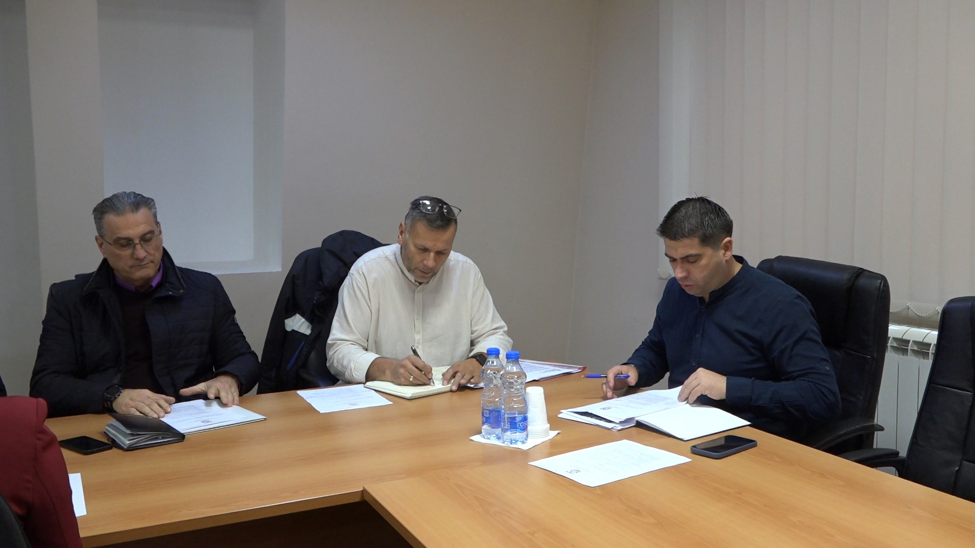 ОДРЖАНА СЕДНИЦА ШТАБА ЗА ВАНРЕДНЕ СИТУАЦИЈЕ, ЗА САДА БЕЗ ОПАСНОСТИ ОД ПОПЛАВА, ВОДА НЕИСПРАВНА ЗА ПИЋЕ