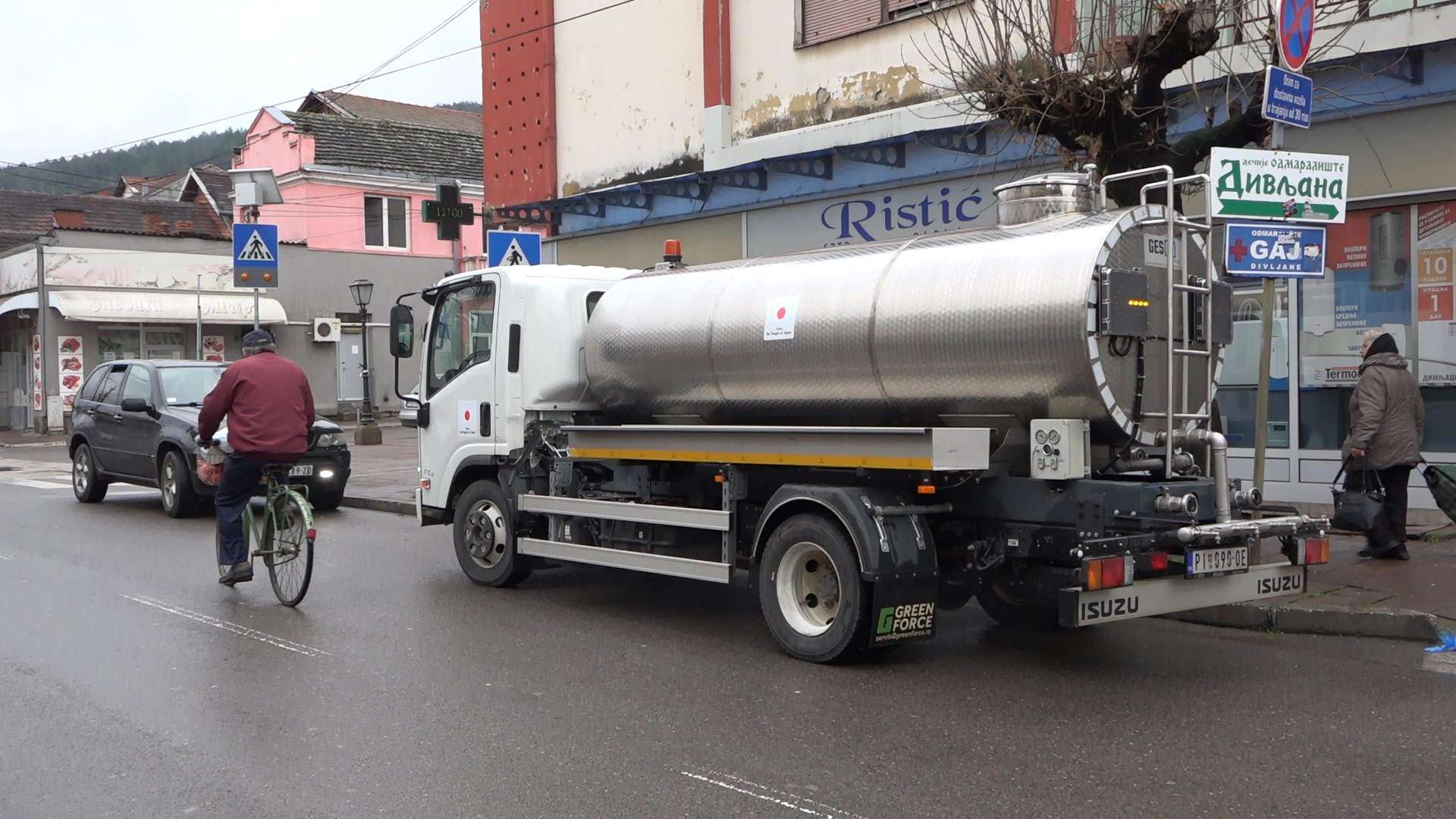 ВОДА ИЗ ГРАДСКОГ ВОДОВОДА НЕИСПРАВНА ЗА ПИЋЕ И ПРИПРЕМУ ХРАНЕ, МОЖЕ СЕ КОРИСТИТИ САМО КАО САНИТАРНА
